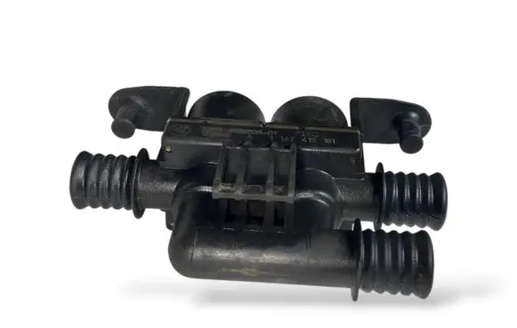 BMW 5 E60 E61 Coolant heater control valve 6931708 64116931708