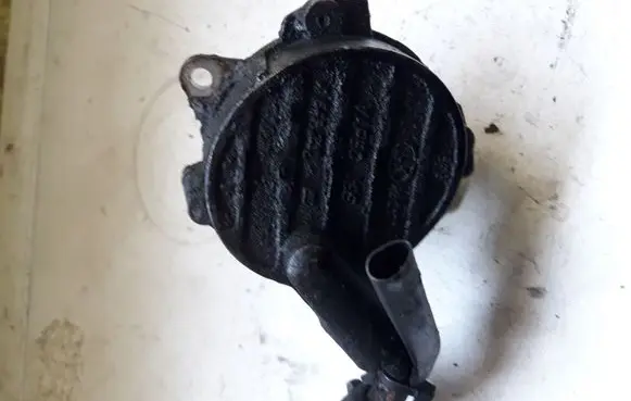 Mercedes-Benz E W211 Vacuum pump