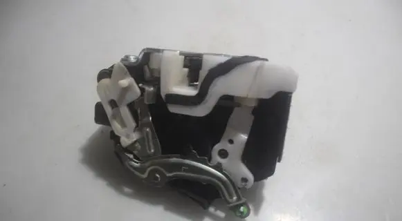 Mitsubishi Outlander Rear door lock