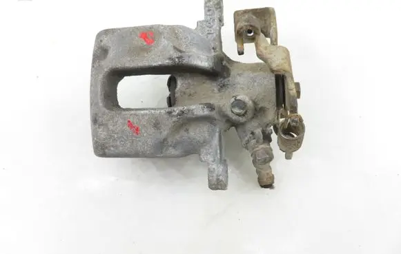 Toyota Auris 150 Rear brake caliper 