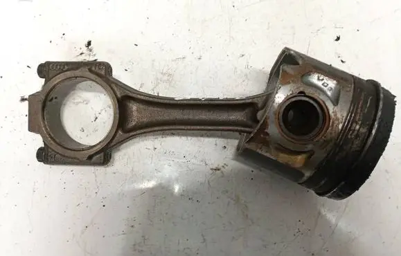 Volkswagen Golf IV Piston with connecting rod 038g