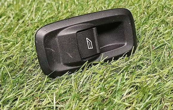 Ford Fiesta Electric window control switch D2BT14529AA