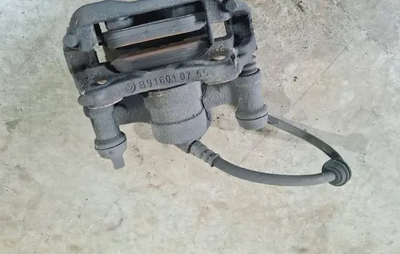 Rear brake caliper