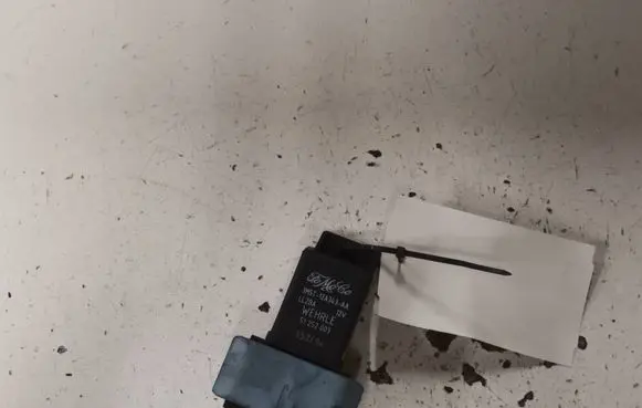 Glow plug pre-heat relay