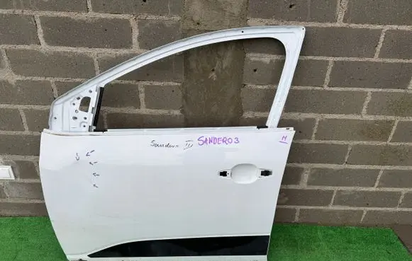 Dacia Sandero Rear door