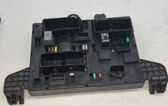Opel Zafira C Fuse module 365927271 1110021AA 1100400000