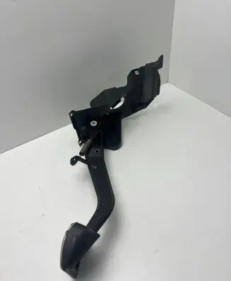Mercedes-Benz CLC CL203 Brake pedal 2032902019 0611040A