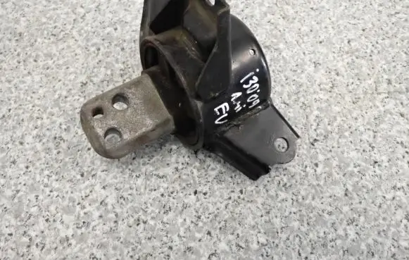 KIA Ceed Engine mount vacuum valve 