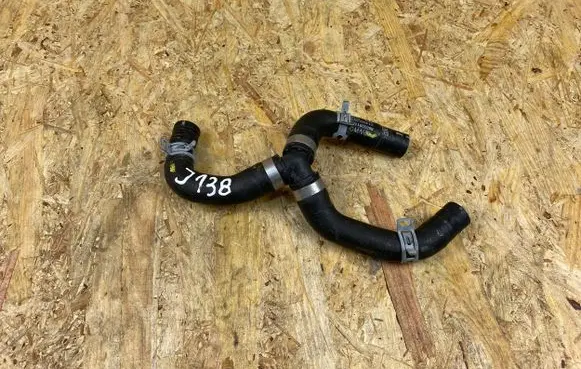 Volvo XC90 Engine coolant pipe/hose 31493282