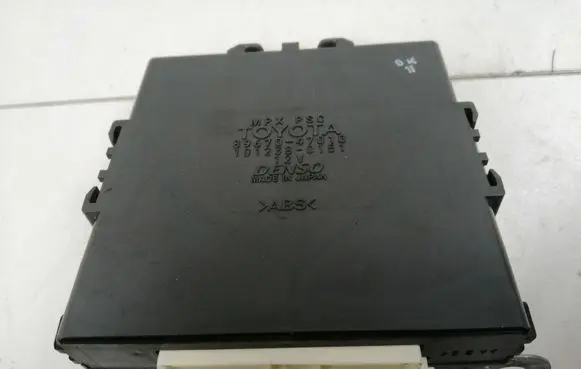 Toyota Prius (XW20) Power management control unit 8967047010 1012380151