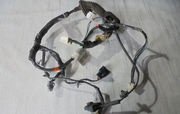 Nissan Navara D40 Front door wiring loom 24125EB300
