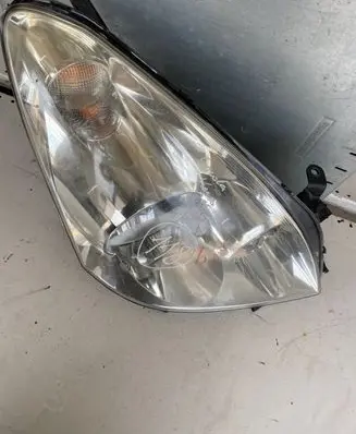 Toyota Corolla Verso AR10 Headlight/headlamp