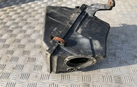 Subaru Outback Air filter box A52AE00