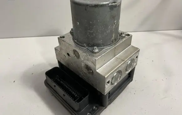 BMW X6 E71 ABS Pump 6798286 6798284