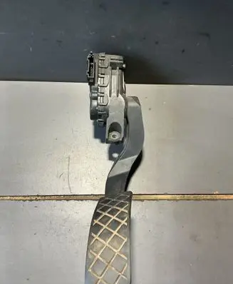 Audi A4 S4 B6 8E 8H Accelerator throttle pedal 8EL721523