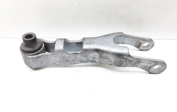 Volvo V50 Engine mounting bracket 31262183 31277572