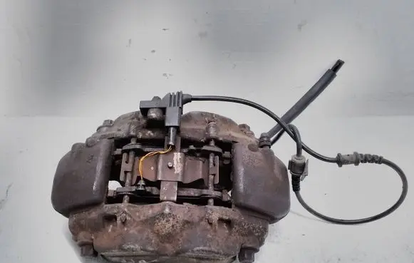 Mercedes-Benz CLS C219 Front brake caliper