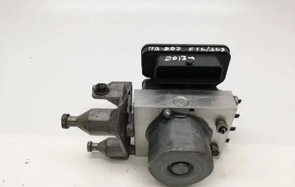 Mercedes-Benz E A207 ABS Pump A2124310848