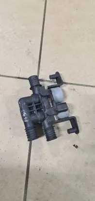 BMW X5 E70 Coolant heater control valve 6910544
