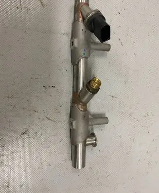 Audi Q7 4M Fuel main line pipe 06E130089AF