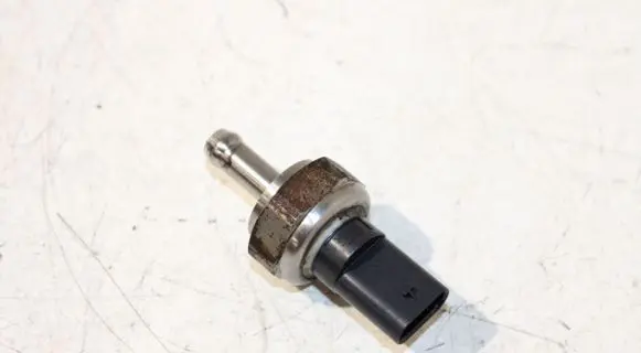 BMW 3 E90 E91 Exhaust gas pressure sensor 8507634