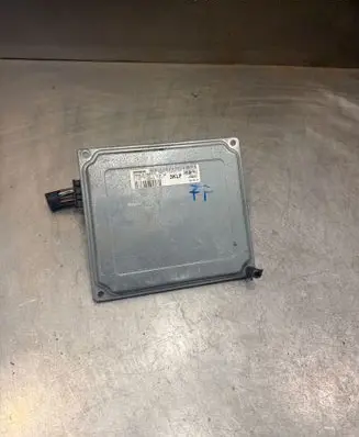 Ford Focus Engine control unit/module 5M5112A650FF S118934102F 3KLF