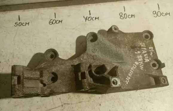 Skoda Octavia Mk2 (1Z) Engine mounting bracket 03G903143A