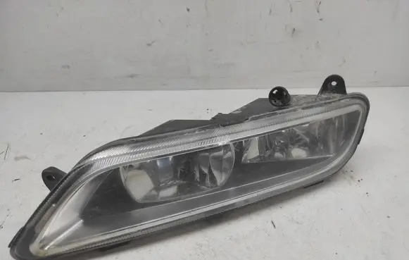 Volkswagen PASSAT B7 Front fog light 176623