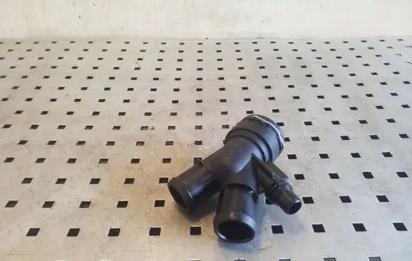 Volvo XC90 Engine coolant pipe/hose