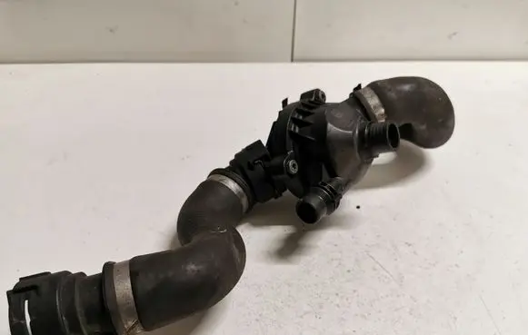 Thermostat/thermostat housing