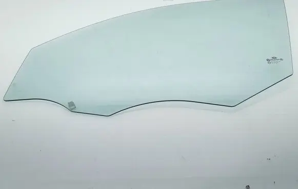 KIA Sorento Front door window glass four-door