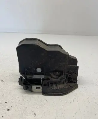 BMW X3 E83 Front door lock