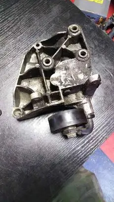 BMW 3 E46 A/C compressor mount bracket 7787319