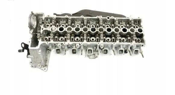 BMW 5 E60 E61 Engine head M57D30