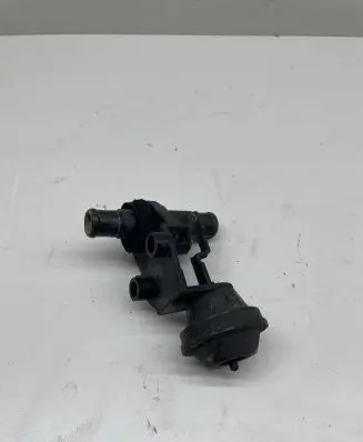 Mercedes-Benz S W116 Coolant heater control valve 1168300684