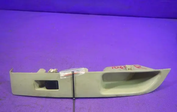 Nissan Micra Quarter vent window switch 