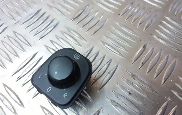 Volkswagen PASSAT B6 Wing mirror switch 1K0959565F