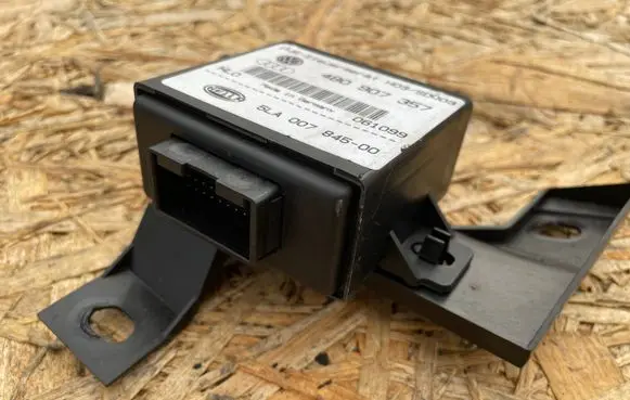 Audi TT Mk1 Light module LCM 4B0907357