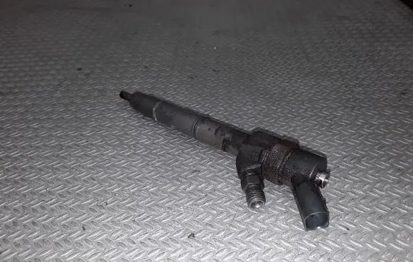 Mercedes-Benz A W168 Fuel injector 0445110015