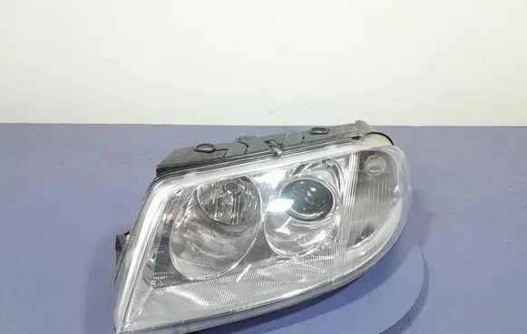 Volkswagen PASSAT B5.5 Headlight/headlamp 
