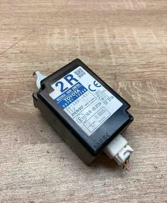 Toyota Auris 150 Door control unit/module 8974112360 2513001631