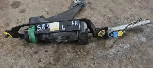 Volvo S80 Front seatbelt