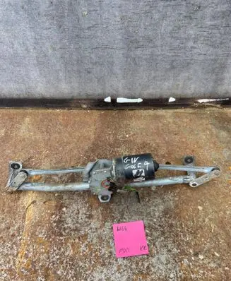 Volkswagen Golf IV Front wiper linkage and motor 