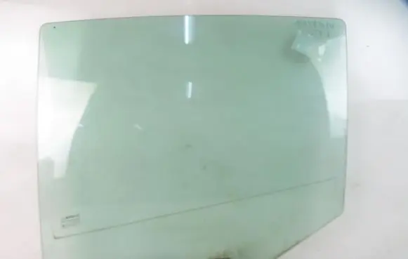 Renault Megane III Rear door window glass 