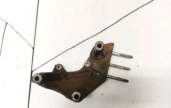 Mitsubishi Outlander Engine mounting bracket