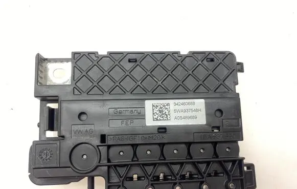 Volkswagen Golf VIII Current control relay 342460688 5WA937548H A0S489689