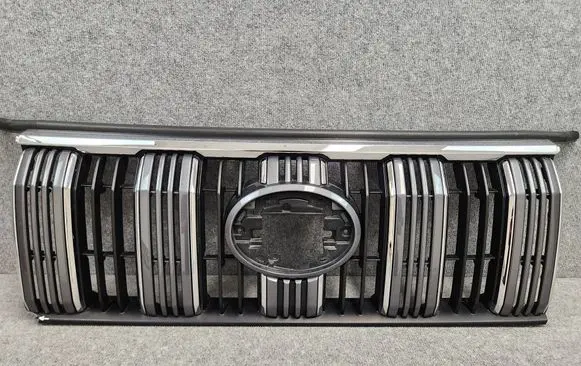 Toyota Land Cruiser (J150) Front bumper upper radiator grill 5311160C10SCZ 5311160C10
