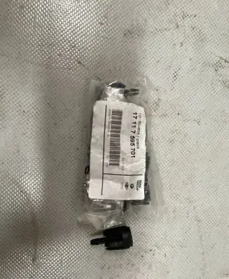 BMW X3 F25 Radiator mount bracket 7595701 17117595701