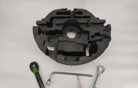 Mercedes-Benz GL X164 Tool set A1648901614 A2215810001