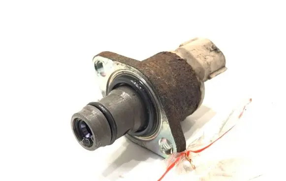 Mazda 5 Fuel pressure regulator 